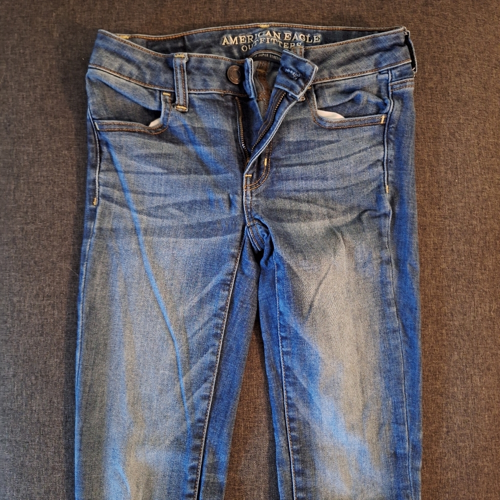 American Eagle women's blue leggings. Size 2 long